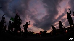 G'azabga to'la namoyishchilar, Missuri shtati, 18-avgust, 2014