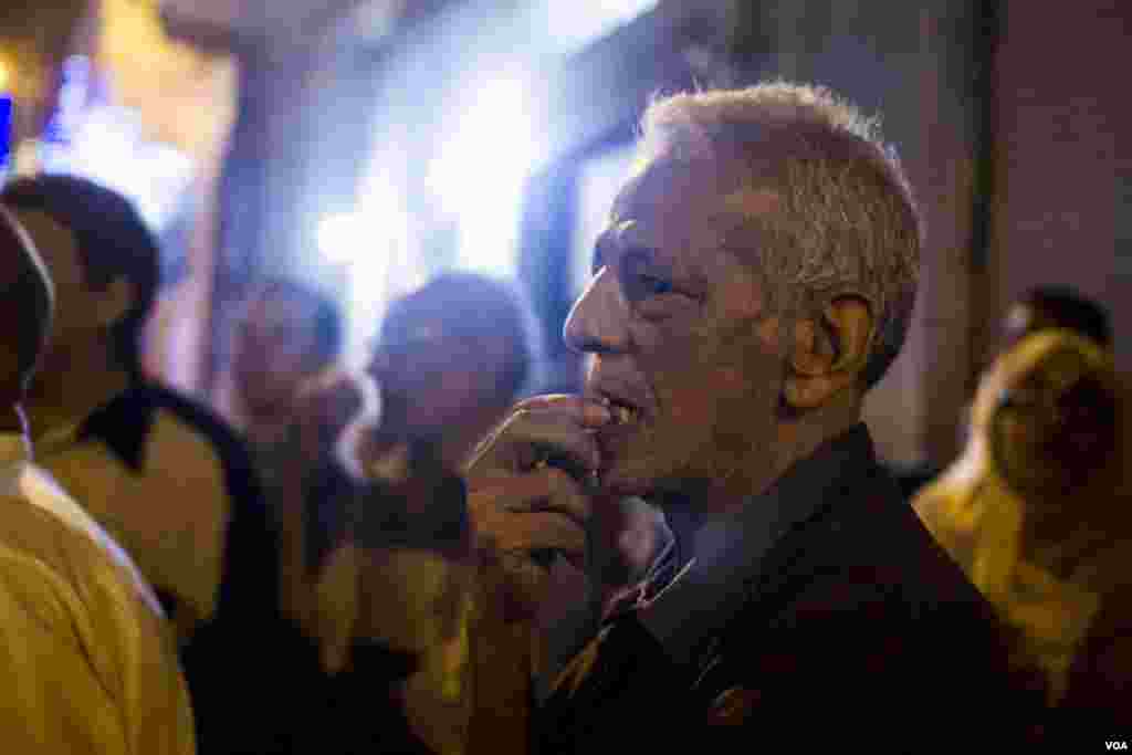 Osama Abdulkader a 71 years old resident of Azareta says “if an earthquake hit Alex, more than %60 of the city’s buildings at least will collapse” Sunday, June 4, 2017. (H. Elrasam/VOA)