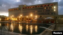 Hotel Dar al Salam di kota Tobruk, yang dipakai sebagai gedung sementara bagi parlemen Libya yang diakui internasional (foto: dok).