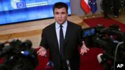 Menteri Luar Negeri Ukraina Pavlo Klimkin berbicara kepada para wartawan di markas Dewan Eropa di Brussels, Belgia, Senin, 10 Desember 2018.