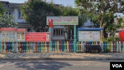 សាលារៀនមួយបានផ្អាកដំណើរការបង្រៀនសិស្ស ដោយសារការឆ្លងរាតត្បាតនៃវីរុសកូរ៉ូណា នៅទីក្រុងហូជីមីញ ប្រទេសវៀតណាម កាលពីថ្ងៃទី៣១ ខែមីនា ឆ្នាំ២០២០។