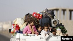 UN: 100,000 People Displaced By Fighting in Yemen