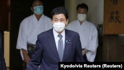 日本防卫大臣岸信夫参拜靖国神社。（2021年8月13日）