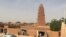 La mosquée d'Agadez, le 17 décembre 2016, au Niger. (VOA/Abdoul-Razak Idrissa)