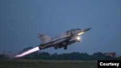 台湾军方2020年9月22日举行联合防空作战训练时一架幻影战机进行紧急起飞训练(台湾国防部提供)