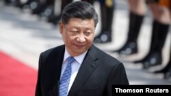 រូបឯកសារ៖ ប្រធានាធិបតី​ចិន​លោក Xi Jinping ចូលរួម​ក្នុង​ពិធី​ស្វាគមន៍​ប្រធានាធិបតី​ក្រិក Prokopis Pavlopoulos នៅ​ទីក្រុង​ប៉េកាំង។