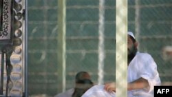 Guantanamo qachon yopiladi? Faollar prezidentga va’dani eslatmoqda