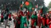 بنگلہ دیش میں لوگ یوم آزادی منا رہے ہیں۔ (فائل)