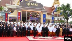 ពិធី​ស្បថ​ចូល​កាន់​តំណែង​តំណាងរាស្ត្រ​គណបក្ស​ប្រជាជន​កម្ពុជា កាល​ពី​ថ្ងៃ​ទី​២៣ ខែ​កញ្ញា ឆ្នាំ​២០១៣ ដោយ​មិន​មាន​វត្តមាន​តំណាងរាស្ត្រ​គណបក្ស​សង្គ្រោះ​ជាតិ។ (វីអូអេ)