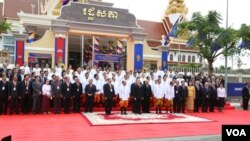 ការថតរូប​អនុស្សាវរីយ៍​នៃការបើកសម័យ​ប្រជុំ​សភា​និតិកាល​ទី​៥ ដែល​គណបក្ស​សង្គ្រោះជាតិ​ធ្វើពហិកា។​