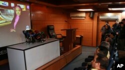 Video klip menayangkan gambar Marzieh Hashemi, pembawa berita kelahiran Amerika dalam program layanan berbahasa Inggris di televisi Iran, saat konferensi pers di Teheran, Iran, Rabu, 16 Januari 2019. 