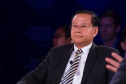 រូបឯកសារ៖ លោក អ៊ិន ចាន់នី​ អគ្គនាយក​ធនាគារ​អេស៊ីលីដា​ ចូលរួម​ពិភាក្សា​ក្នុង​វេទិកា​សេដ្ឋកិច្ច​ពិភពលោក​ ក្នុង​រាជធានី​ភ្នំពេញ​ នៅ​ថ្ងៃទី​១២ ខែ​ឧសភា​ ឆ្នាំ​២០១៧។ (ហ៊ាន សុជាតា/វីអូអេ)