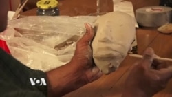 VOUS ET NOUS: Les poupées magiques de Chris Malone