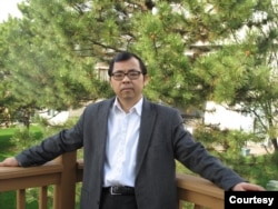 人口学家，《大国空巢》作者易富贤