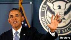 Presiden Amerika Barack Obama berpidato di kantor Badan Manajemen Darurat Federal (FEMA) di Washington (7/10).