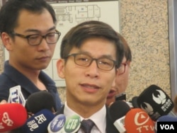 台湾执政党民进党立委钟佳滨(美国之音张永泰拍摄)