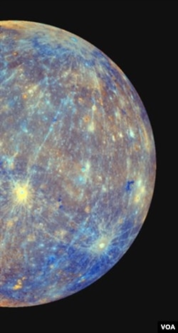 Gambar yang diambil dari pesawat Messenger, menunjukkan sebagian permukaan planet Merkurius.