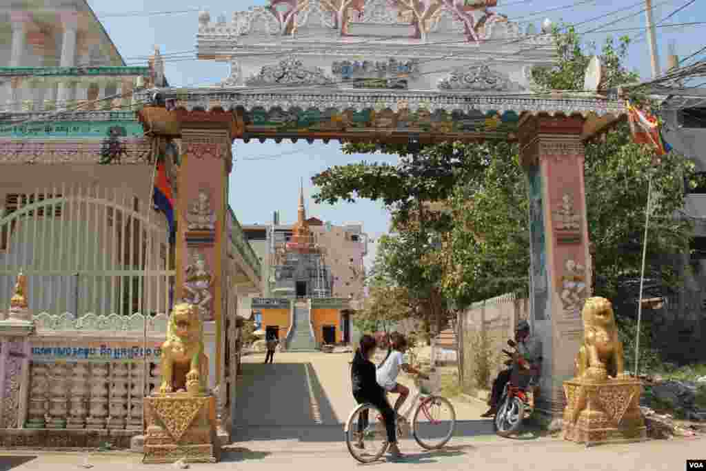 ទិដ្ឋភាព​ទូទៅ​ក្នុង​វត្ត​​សាមគ្គីរង្សី​ កាល​ពី​ថ្ងៃ​ទី​៥ ខែ​កុម្ភៈ​ ឆ្នាំ​២០១៥។ (នូវ ពៅលក្ខិណា/VOA)