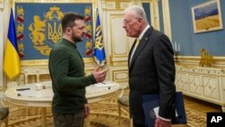 کیت کیلاگ، نمایندۀ ویژۀ حکومت ایالات متحده در امور اوکراین و روسیه و ولادمیر زیلینسکی، رییس جمهور اوکراین