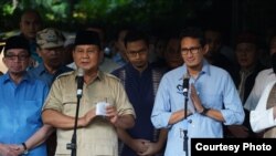 Prabowo Subianto dalam konferensi pers di Kertanegara, Jakarta, Rabu sore (22/5) didampingi sejumlah petinggi BPN, termasuk cawapres Sandiaga Uno. (Courtesy : BPN Prabowo-Sandi)