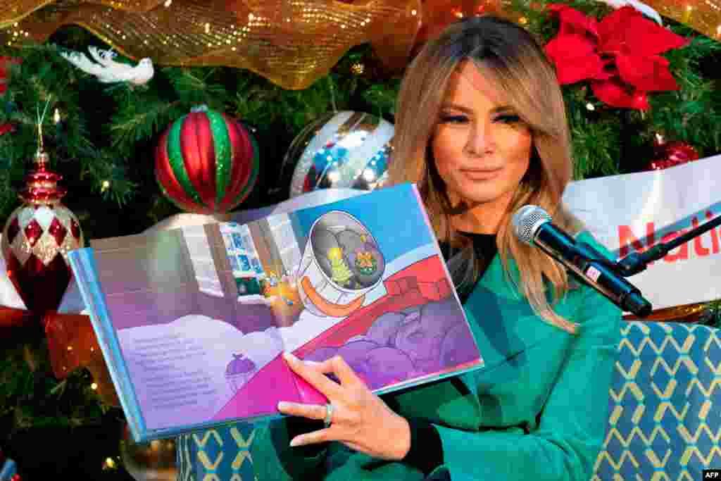 도널드 트럼프 대통령의 부인 멜라니아 트럼프 여사가 워싱턴의 국립어린이병원 환자들에게 크리스마스 동화를 읽어줬다. 신종 코로나바이러스 사태 예방을 위해 대부분의 환자들은 병원 내 방송으로 동화를 들었다.