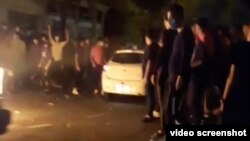 تصویری از تجمعات شب گذشته در تهران 