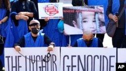 2020年10月1日美国维吾尔协会成员在白宫前集会