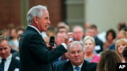 U.S. Sen. Bob Corker, R-Tenn., speaks to the Chamber of Commerce in Knoxville, Tenn., Aug. 16, 2017.