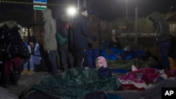 Migrani na granici između Srbije i Mađarske, arhivska fotografija iz februara 2020. (Foto: (AP Photo/Marko Drobnjakovic)