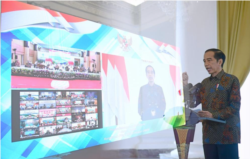Presiden Jokowi dalam acara Penandatanganan Kerja Sama dalam Rangka Kemitraan Penanaman Modal Asing (PMA) dan Perusahaan Penanaman Modal Dalam Negeri (PMDN) dan Usaha Mikro Kecil dan Menengah (UMKM), di Istana Bogor, Senin (18/1). (Foto: Courtesy/Biro Setpres)