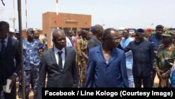 Les autorités civiles et militaires du Burkina, Bénin, Ghana et Togo à la fin d’une opération conjointe baptisée "Koudalgou" au poste frontalier de Cinkansé, en territoire burkinabè, 19 mai 2018. (Facebook/Line Kologo)