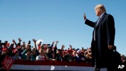 特朗普2018年10月20日在内华达州出席一场集会（美联社）