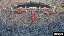 Foto udara kampanye akbar pasangan Capres-Cawapres 02 Prabowo Subianto-Sandiaga Uno di stadium Gelora Bung Karno, Jakarta, 7 April 2019 (Foto: Antara). 