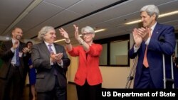 تقدیر وندی شرمن معاون وزارت خارجه آمریکا از اعضای تیم مذاکره کننده آمریکا در مذاکرات هسته ای با ایران در وین - ۱۴ ژوئیه ۲۰۱۵