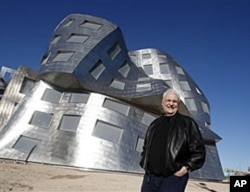 Frenk Geri va u yaratgan yana yana bir imorat - Las Vegasdagi Klivlend kasalxonasi.