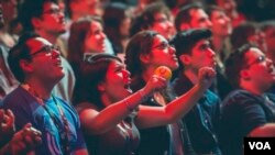 Fans cheer at the 2017 League of Legends College Championships (Courtesy of Riot Games)