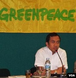 Juru Kampanye Hutan Greenpeace Indonesia, Muhnur mengatakan pemerintah harus tetap melindungi hak-hak masyarakat lokal (2/2).