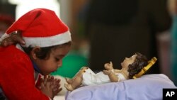 In Pictures: Christmas Celebrations Around the World