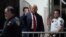 Поранешниот претседател Доналд Трамп се појави во Врховен суд на Њујорк, 15 април 2024 година, на првиот ден од неговото судење под обвинение за фалсификување деловни записи