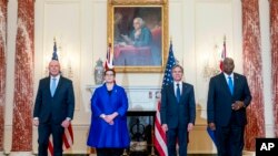 16일 미국 워싱턴에서 미-호주 '2+2' 회담 참가자들이 기념촬영하고 있다. 오른쪽부터 로이드 오스틴 미 국방장관, 토니 블링컨 국무장관, 마리스 페인 호주 외무장관, 피터 더튼 국방장관.