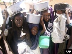 Klinton: Tashqi yordam, diplomatiyada o’zgarish bo’ladi