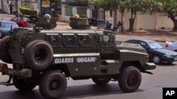 지난 7일 나이지리아 정부군 차량이 아부자 시를 통과하고 있다. (자료사진)
