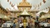 Cambodians gather to celebrate Phum Ben at a pagoda in Phnom Penh, Cambodia, September 16, 2017. (Tum Malis/VOA Khmer)