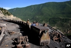 이란 수도 테헤란에서 북동쪽에 위치한 지랍(Zirab)의 광산. (자료사진)