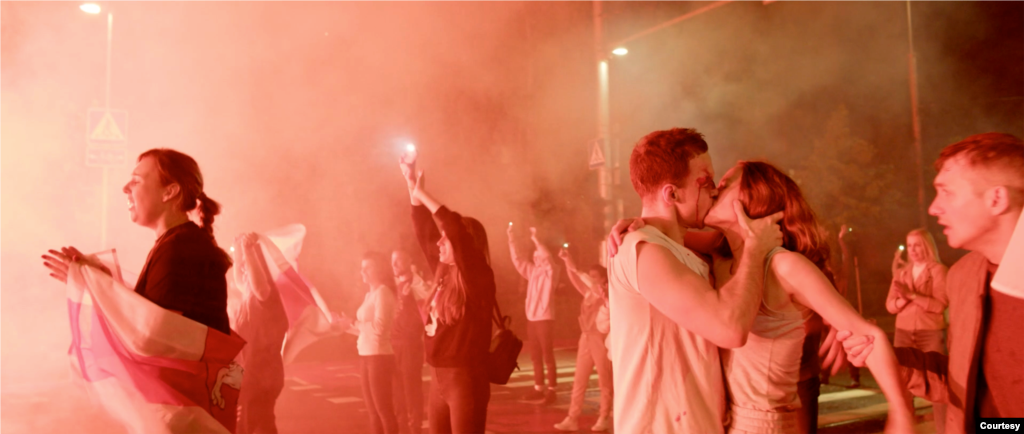 Більшість акторів, які знімалися у фільмі, досить немедійні та грають у театрах 