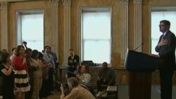 Thirty New US Citizens Swear Their Allegiance