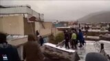 پناه بردن مردم شیراز به پشت‌بام ها پس از وقوع سیل