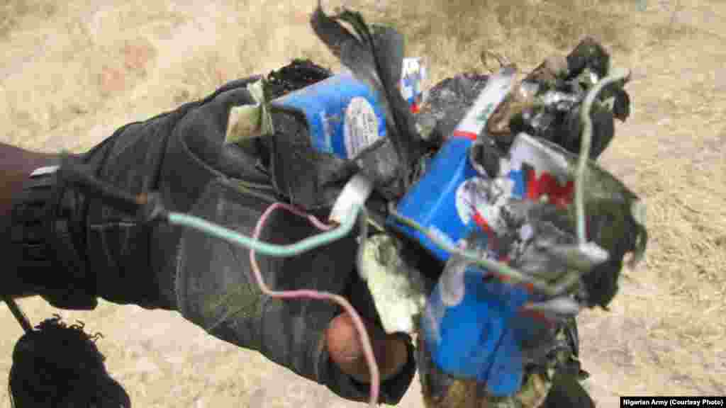 Sojojin Najeriya sun gano boma bomai hadin gida da kuma tarakka cikin dajin Sambisa, a jihar Borno.