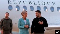 سفر ولودیمیر زلنسکی، رئیس‌جمهوری اوکراین، به فرانسه