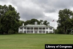 Built in 1930, this neoclassical Georgian home in Dallas, Texas, is a near-replica of George Washington's Mount Vernon home in Virginia. (Photo by Carol Highsmith)